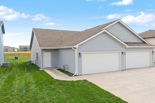 2723 Amelia Ln, Salina, KS, 67401-8547 | Card Image