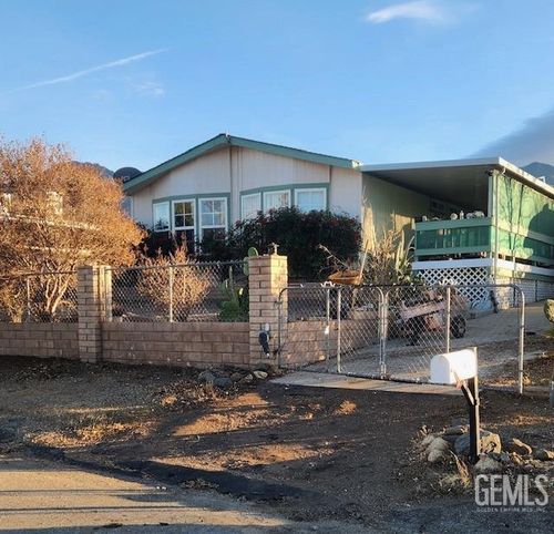 9212 Comanche Way, Weldon, CA, 93283 | Card Image