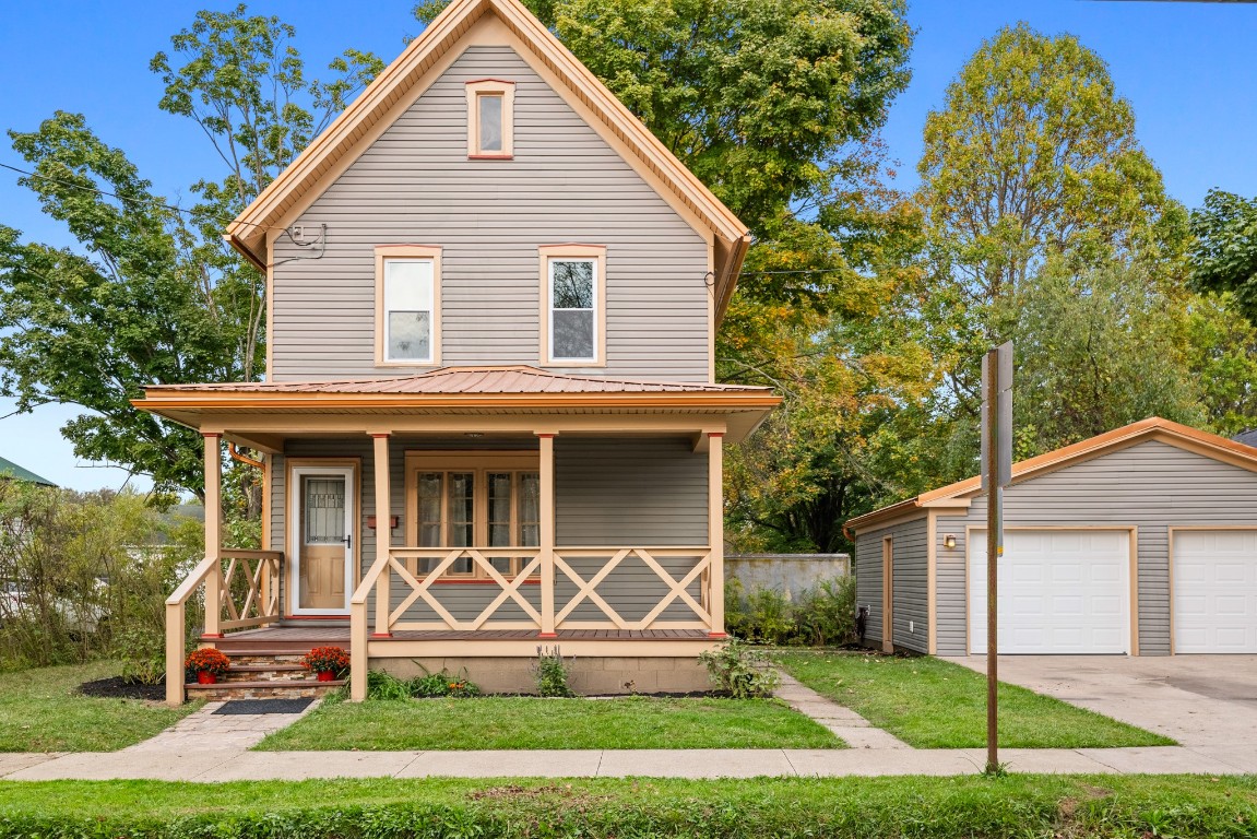 Mcclellan St, Cambridge Springs, PA 16403