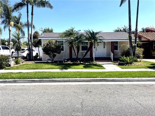 9488 Foster Rd, Bellflower, CA, 90706-2207 | Card Image
