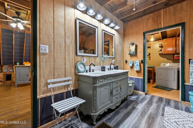 Bathroom # 1 | Image 13