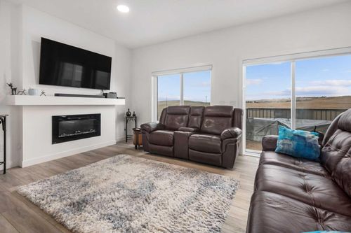 215 Heritage Hts, Cochrane, AB, T4C3A7 | Card Image