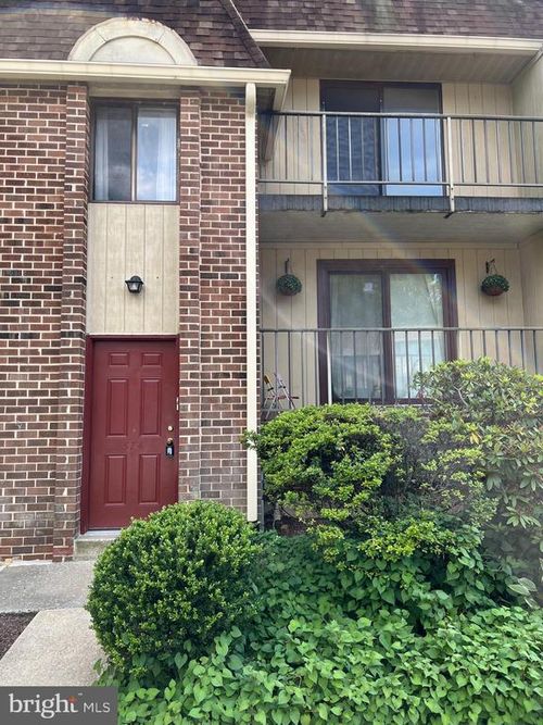 b-374 Saybrook Ln, WALLINGFORD, PA, 19086-6761 | Card Image