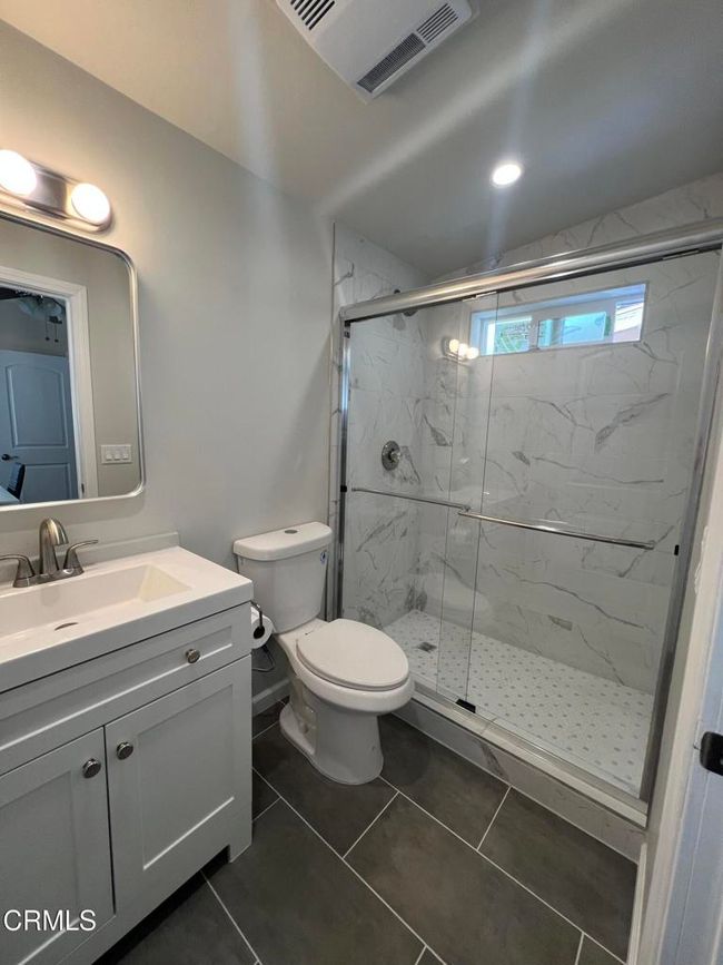 standing shower | Image 14