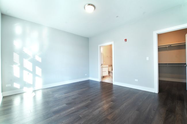 210 - 1202 Waukegan Rd, Condo with 1 bedrooms, 2 bathrooms and 1 parking in Glenview IL | Image 6