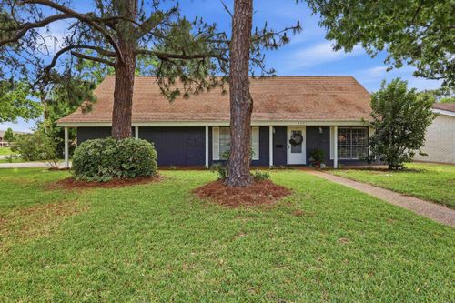 pngisd-4401 Graves Ave, Groves, TX, 77619 | Card Image