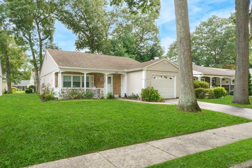 330 Brownfield Drive, Brookhaven, NY, 11961 | Card Image