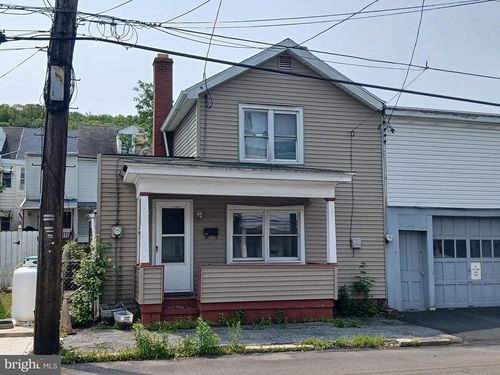 324 E Market St, MAHANOY CITY, PA, 17948-2733 | Card Image