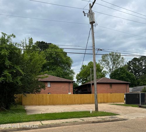 3352 Livingston Rd, Jackson, MS, 39213-5611 | Card Image