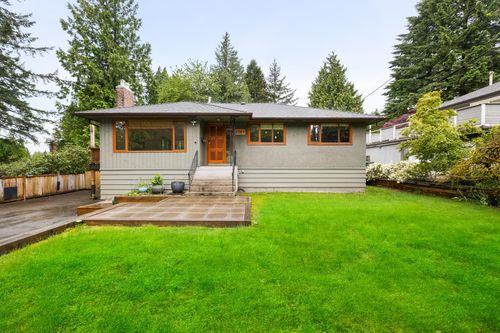 1561 Merlynn Cres, North Vancouver, BC, V7J2X9 | Card Image