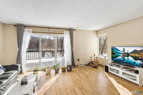 apt-3h-126 Hopmeadow St, Weatogue, CT, 06089-9626 | Card Image