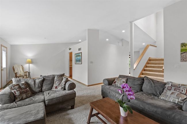 A - 664 J Ave Ne, Condo with 3 bedrooms, 3 bathrooms and null parking in Cedar Rapids IA | Image 5