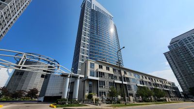 TH319 - 38 Lee Centre Dr, Condo with 2 bedrooms, 2 bathrooms and 1 parking in Scarborough ON | Image 1