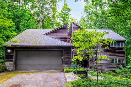 4710 Hilltop Rd, Erie, PA, 16509-2354 | Card Image