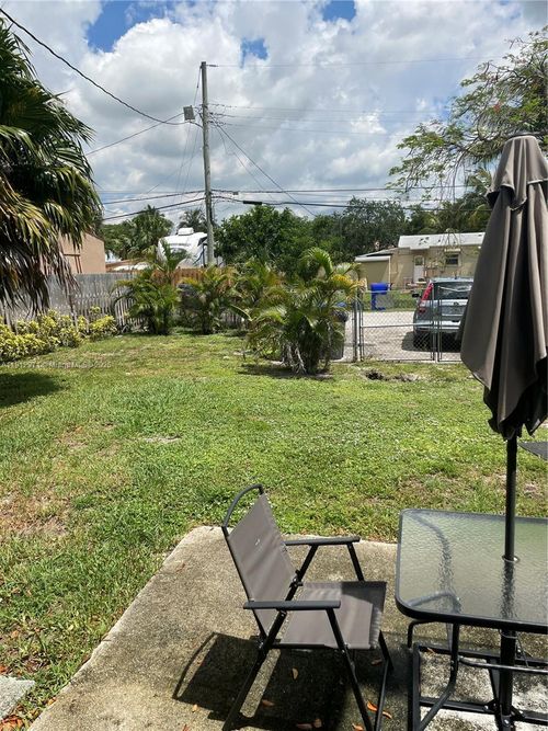 1913 Harding St, Hollywood, FL, 33020-2712 | Card Image