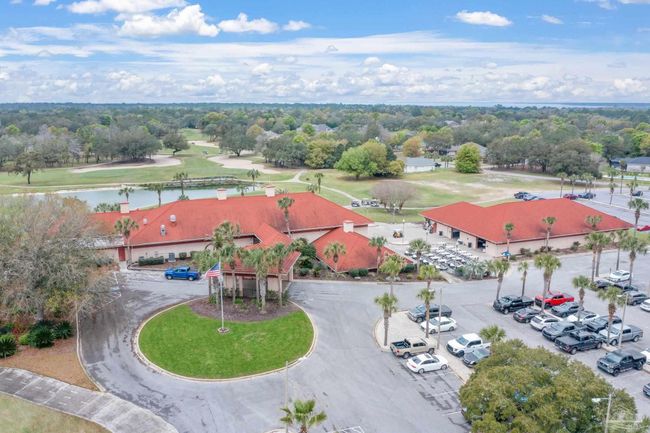 7008 Turnberry Cir, House other with 4 bedrooms, 2 bathrooms and 3 parking in Navarre FL | Image 49