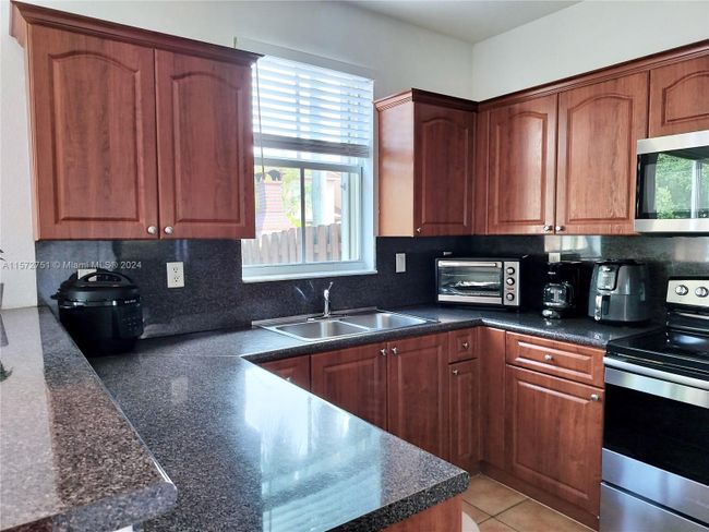 953 Sw 149 Th Ct, Townhouse with 4 bedrooms, 3 bathrooms and null parking in Miami FL | Image 11