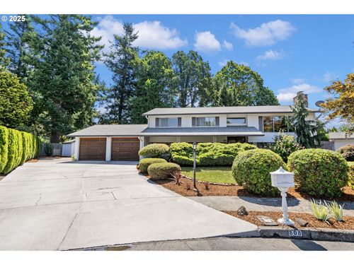 808 Nw Bella Vista Pl, Gresham, OR, 97030-4902 | Card Image