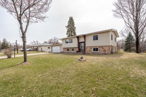 6401 Shingle Creek Dr, Brooklyn Park, MN, 55445-2639 | Card Image