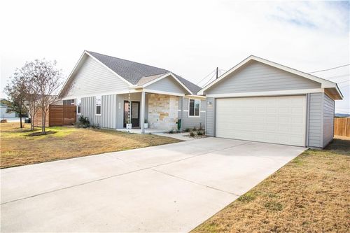 200 Rose Dr, Dripping Springs, TX, 78620-3469 | Card Image