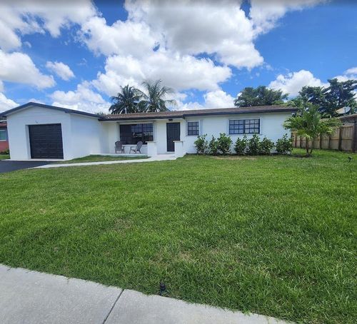 8301 Nw 17th Ct, Pembroke Pines, FL, 33024-3401 | Card Image