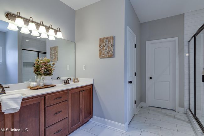 dual sinks | Image 20
