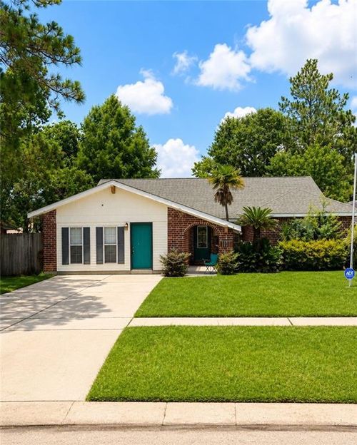 402 Longleaf Dr, Slidell, LA, 70458-1711 | Card Image