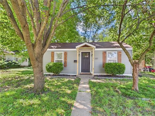 307 4th St, Holden, MO, 64040-1122 | Card Image