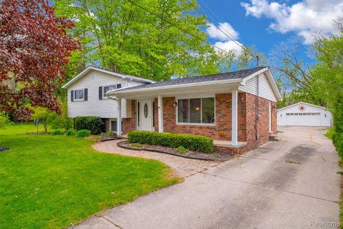 22655 W Main St, Armada, MI, 48005-4853 | Card Image