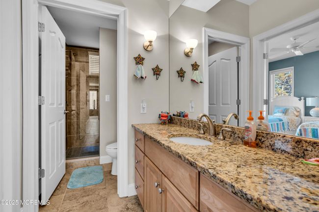 1st Floor Full Bath | Image 15