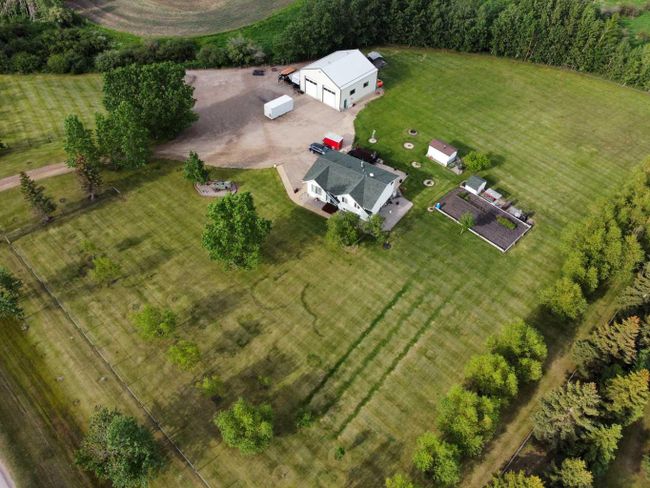 37549 781 Highway, Home with 5 bedrooms, 2 bathrooms and 8 parking in Rural Red Deer County AB | Image 39
