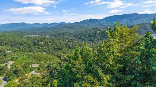 616 Kings Way, Gatlinburg, TN, 37738-5131 | Card Image