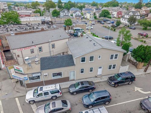 6 E Barclay St, Hicksville, NY, 11801-1302 | Card Image