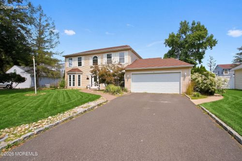 8 Lindner Ln, Howell, NJ, 07731-2905 | Card Image