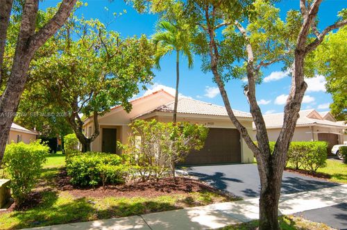 4420-4420 Dogwood Cir, Weston, FL, 33331-5010 | Card Image
