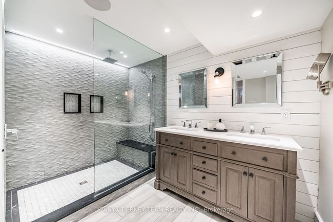 54 Mitchell Ave, House other with 5 bedrooms, 3 bathrooms and 4 parking in Whitby ON | Image 27