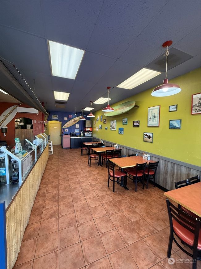Full Dine in Area. | Image 4