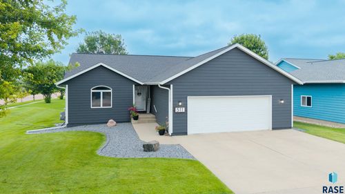 511 Patrick Ave, Hartford, SD, 57033-2064 | Card Image