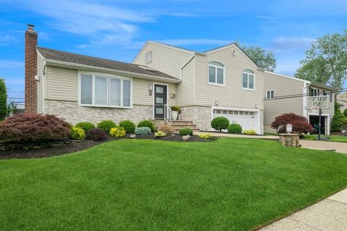 17 Keswick Ln, Plainview, NY, 11803-6128 | Card Image