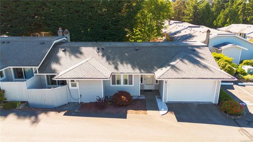 9-3966 Cedar Hill Cross Rd, Saanich, BC, V8P5R4 | Card Image