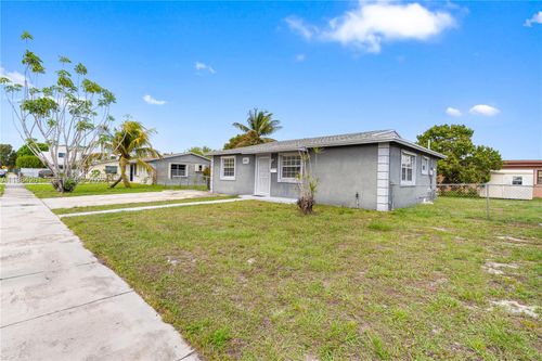 3361 Nw 189th St, Miami Gardens, FL, 33056-3046 | Card Image