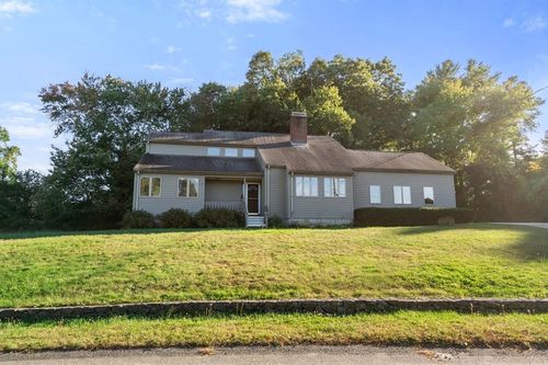 5 Fairway Dr, Acushnet, MA, 02743-1859 | Card Image