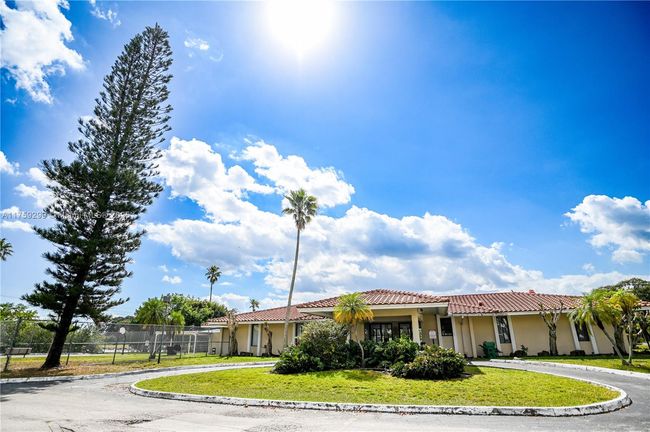 APT-601 - 4164 Inverrary Dr, Condo with 2 bedrooms, 2 bathrooms and null parking in Lauderhill FL | Image 51