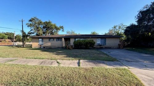 9403 Huntington Dr, Corpus Christi, TX, 78410-1512 | Card Image