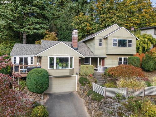 1517 Sw Highland Pkwy, Portland, OR, 97221-2629 | Card Image