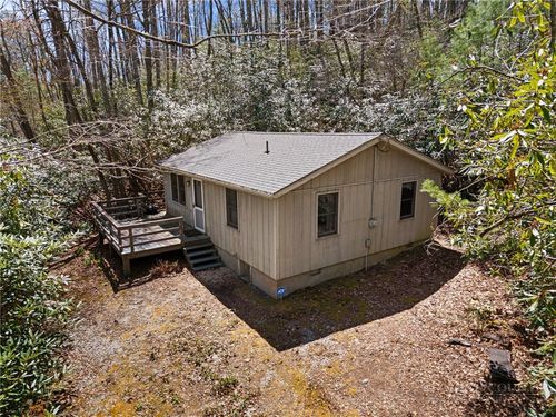 8977 Rose Hollow Ave, Newland, NC, 28657-7329 | Card Image