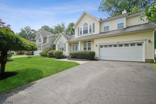 83 Alder Ln, Basking Ridge, NJ, 07920-3708 | Card Image