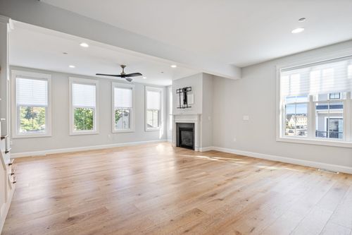 18-30 Cate St, Portsmouth, NH, 03801-4691 | Card Image