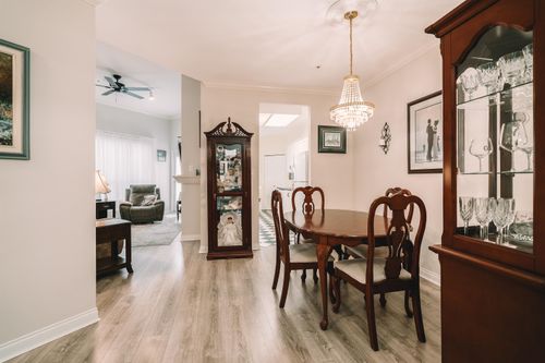 402-2995 Princess Cres, Coquitlam, BC, V3B7N1 | Card Image