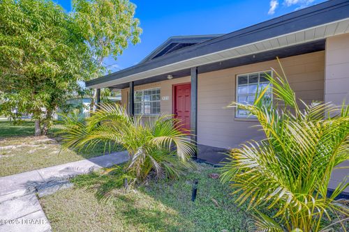 925 Lake Ave, Edgewater, FL, 32132-2132 | Card Image